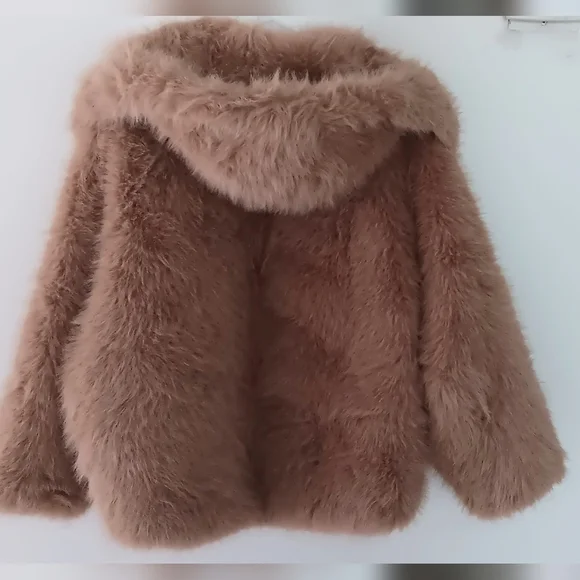FAUX FUR HOODED JACKET SIZE MEDIUM - Picture 5 of 5